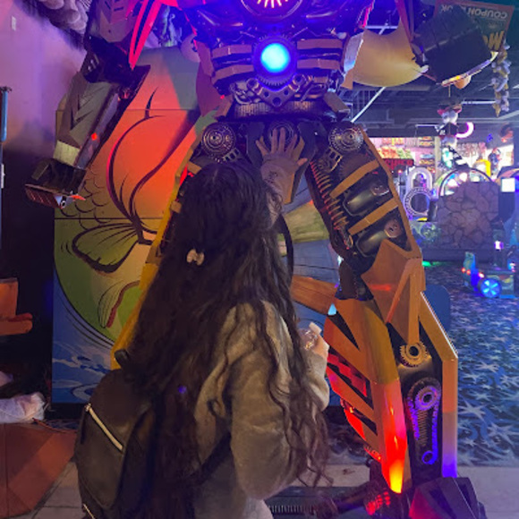 Meet your Posher, Yeisy - Picture 1 of 1